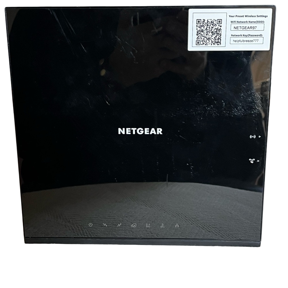 Netgear 2-in-1 Modem Router Combo - Picture 3 of 11
